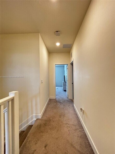 Building Photo - 15860 NW 91st Ct