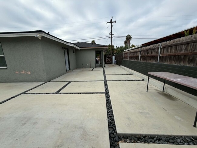 Building Photo - 6082 Rock St