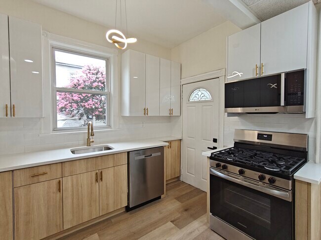 Building Photo - 2146 44th St