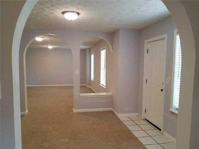 Building Photo - 2752 Mamie Ln