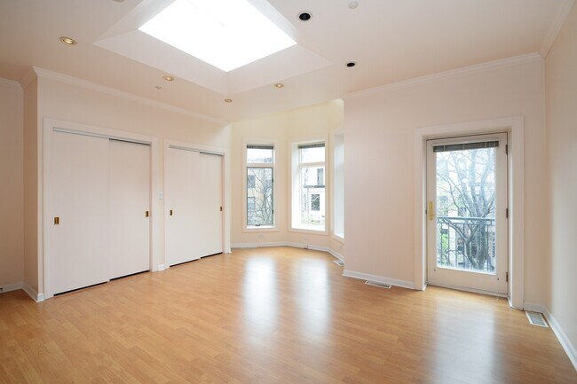 Building Photo - 26 E Division St