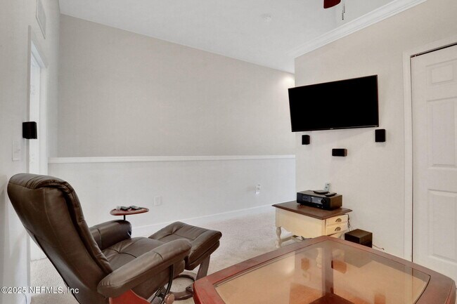 Building Photo - 6846 Roundleaf Dr