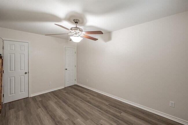 Building Photo - 9917 Kingfisher Dr