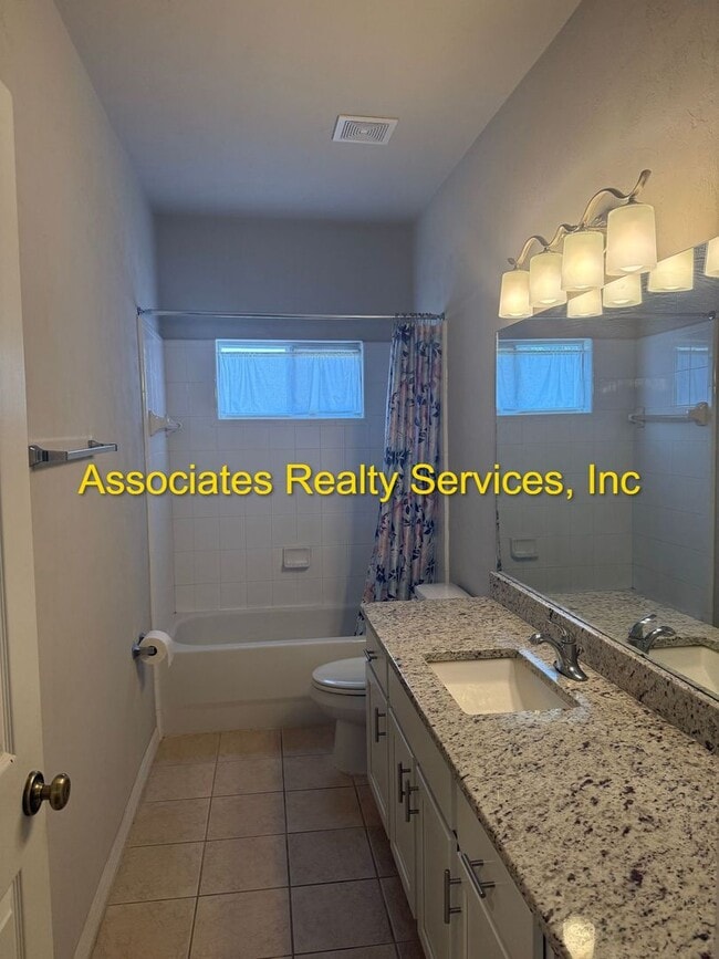 Building Photo - Spacious 4-Bedroom Home with Office in Portofino!  LOOK!