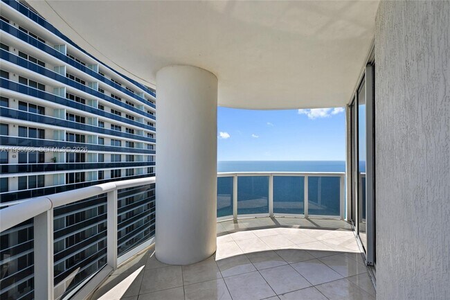 Building Photo - 1850 S Ocean Dr
