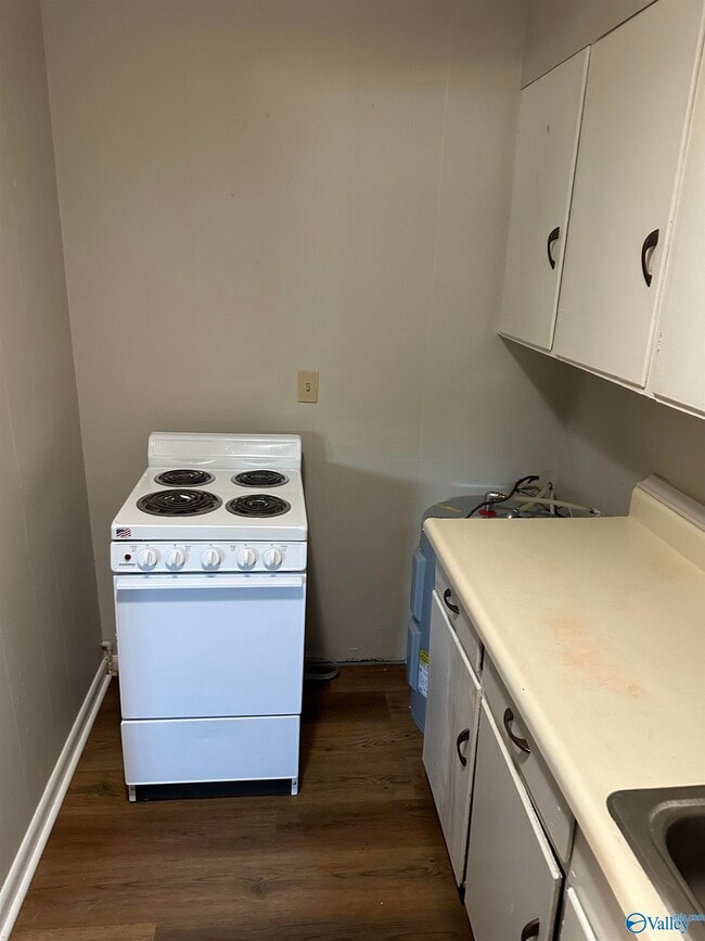 Building Photo - 1402 Rison Ave NE