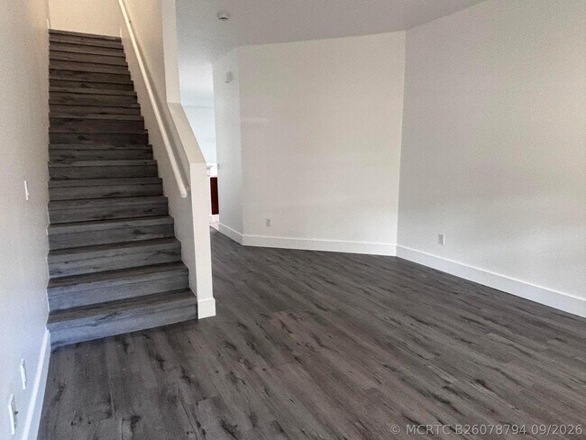 Building Photo - 3930 Sabal Way