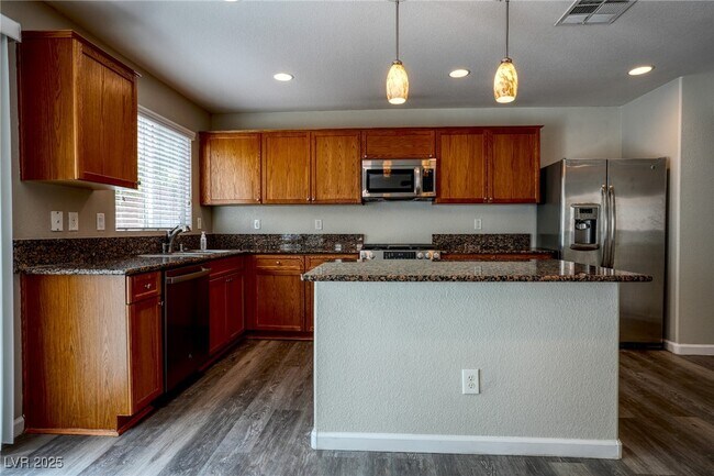 Building Photo - 10717 Red Badge Ave