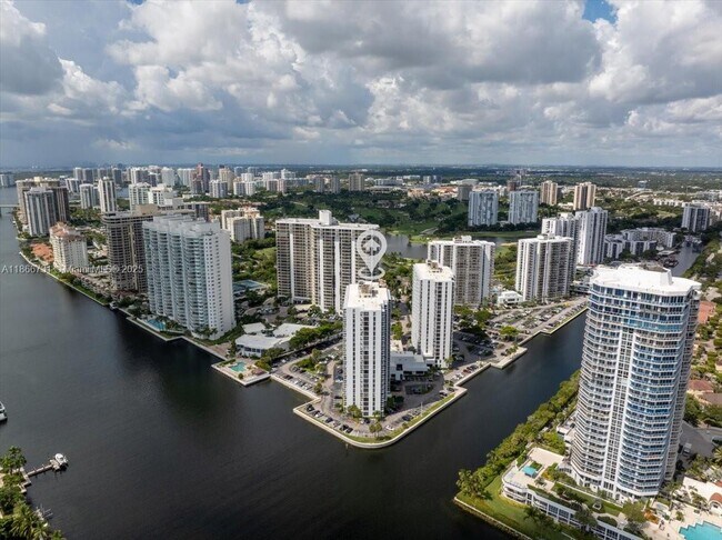 Building Photo - 20515 E Country Club Dr