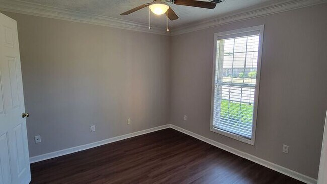 Building Photo - Forrest Pointe Subdivision