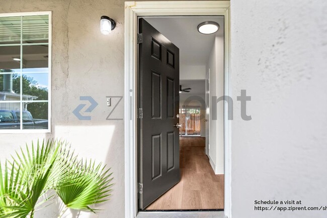 Building Photo - 451 Helen Ave