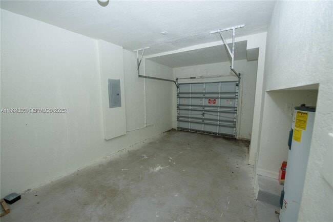 Building Photo - 174 NE 32nd Terrace