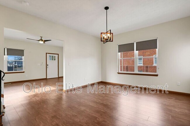 Building Photo - 826 S 18th St