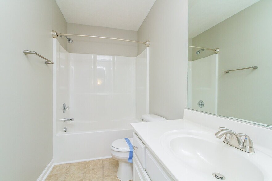 Building Photo - 105 Latham Ct