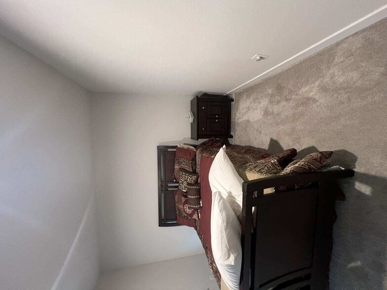 Building Photo - 111 Georgia Dr