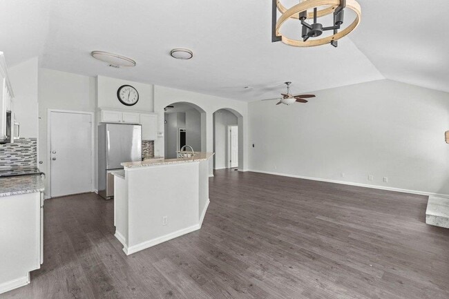Building Photo - 13213 Villa Park Dr