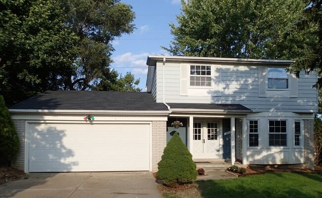 Building Photo - 2717 Foster Ave