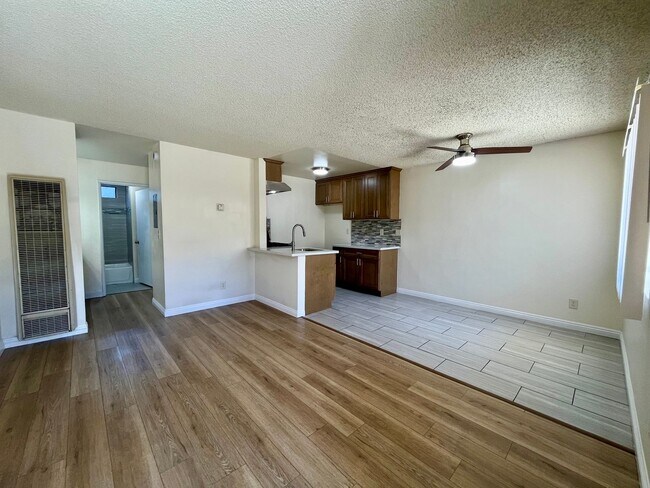 Building Photo - BELLA APARTMENTS: Beautiful 1 Bed / 1 Bath...