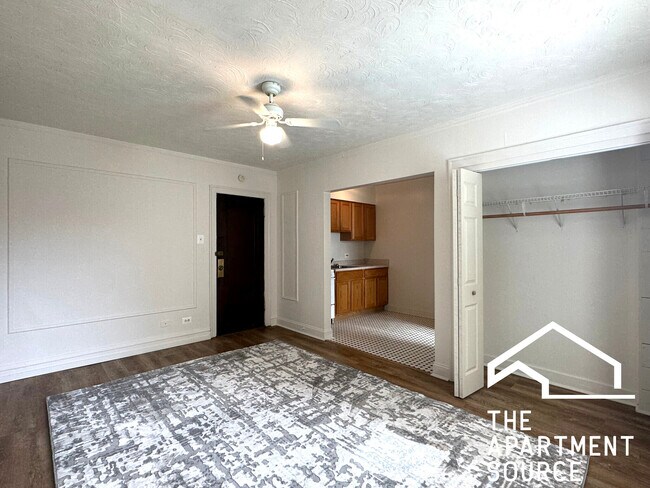 Building Photo - 4531 N Ashland Ave