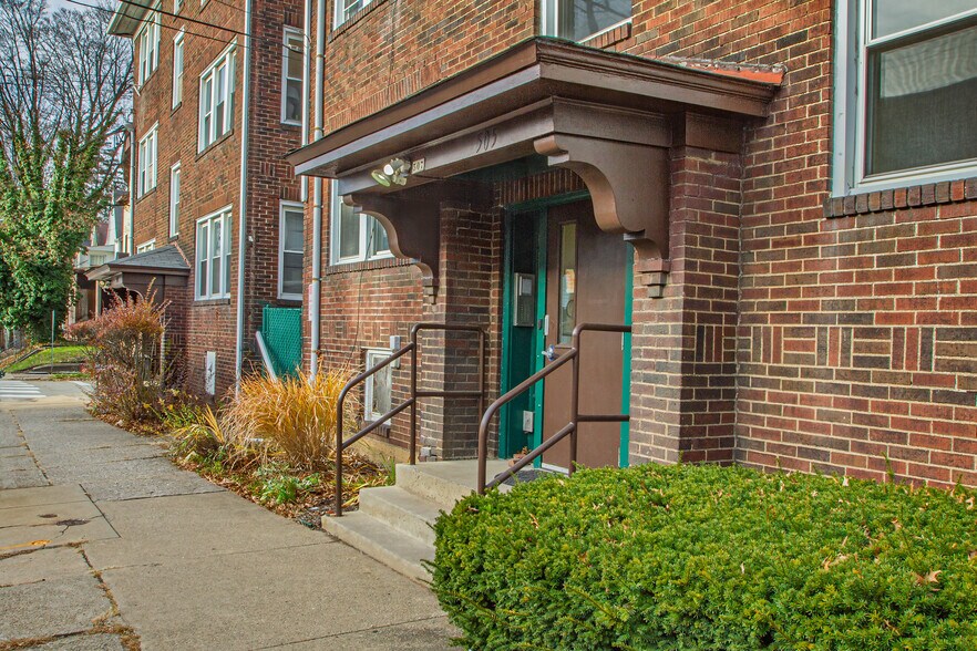 Building Photo - 505 South Ave