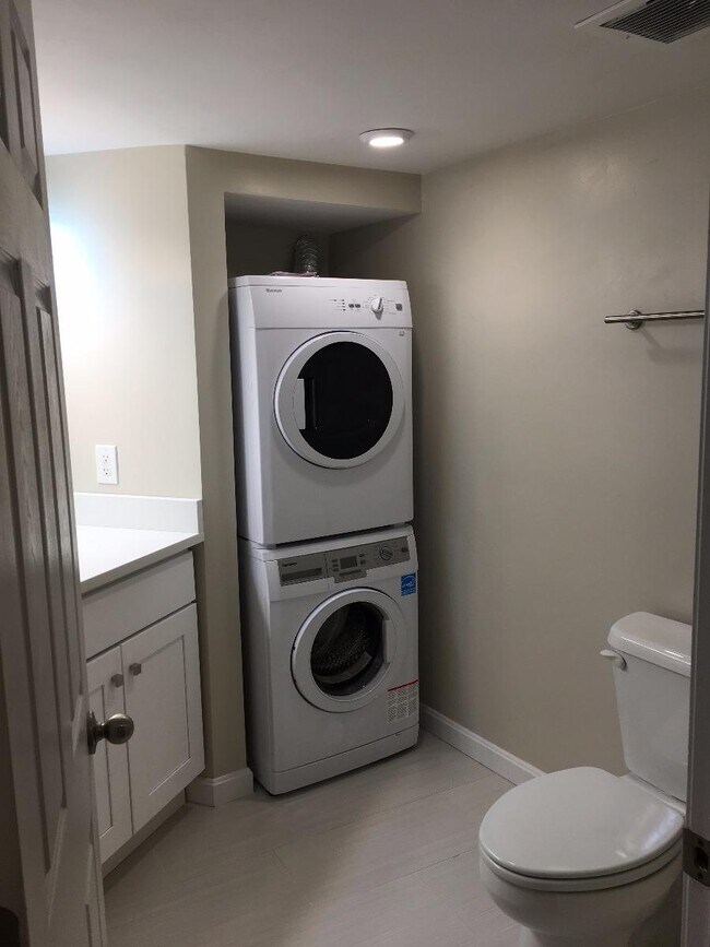 Building Photo - 1.0 bedroom in Somerville Massachusetts 02143