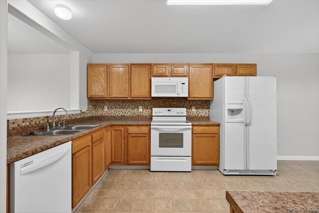 Building Photo - 5241 Helena St