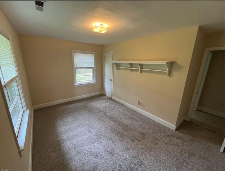 Building Photo - 229 Bridgeview Cir