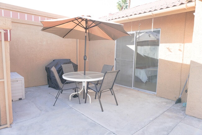 Building Photo - 82186 Bergman Dr