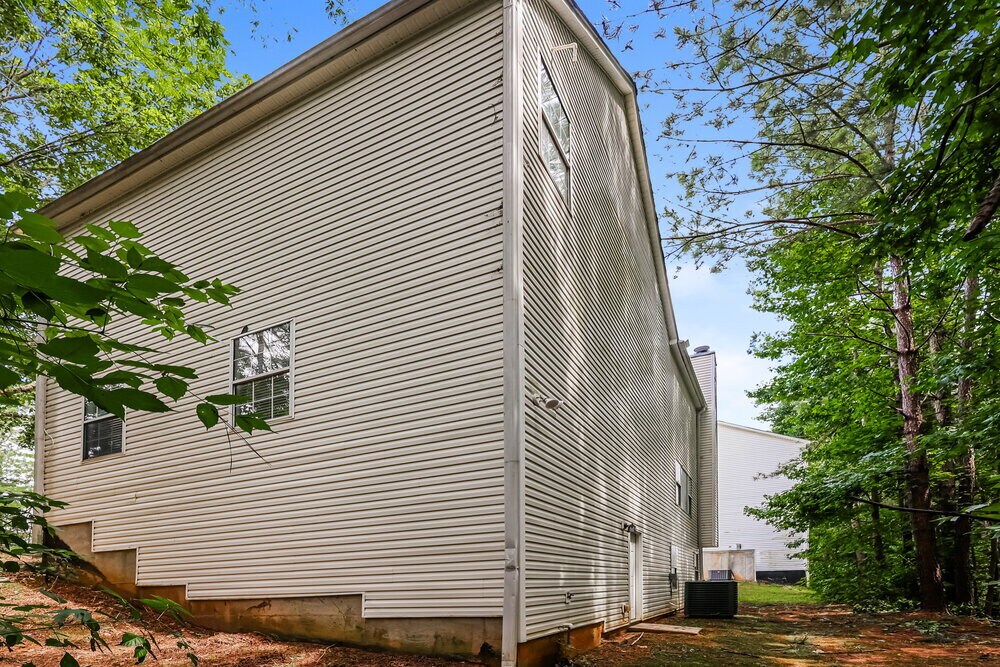 Building Photo - 4080 Robin Cir