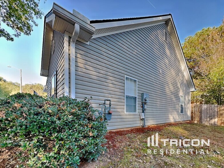 Building Photo - 140 Carl Barrett Dr