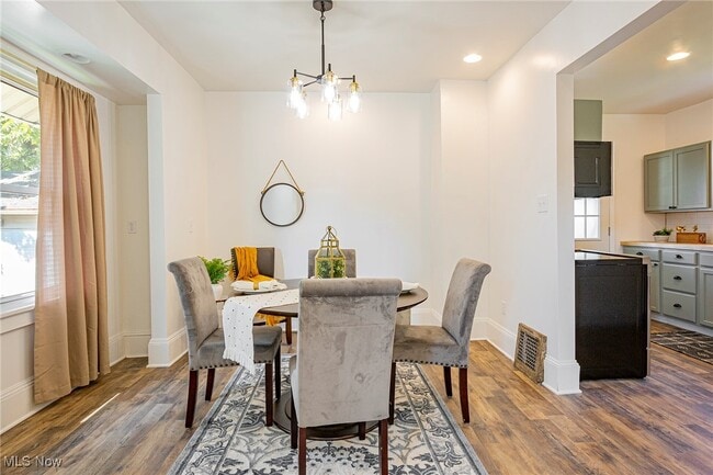 Building Photo - 46 Verdun Dr