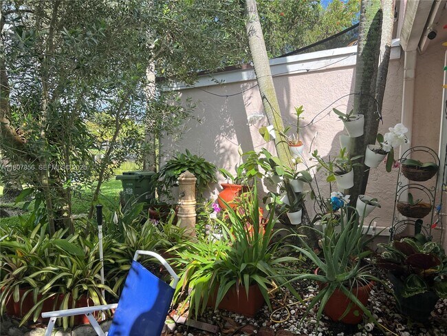 Building Photo - 1544 Springside Dr