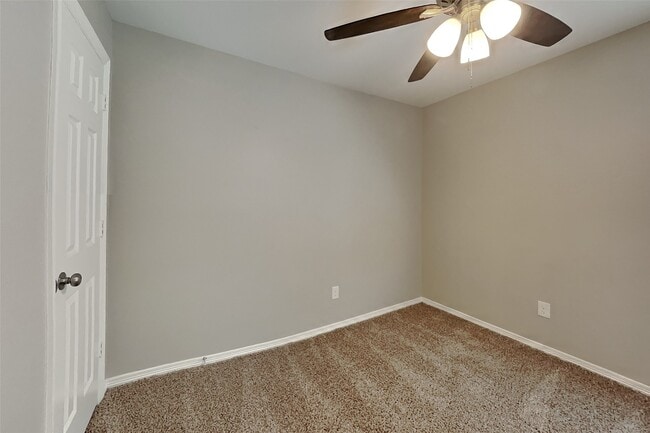 Building Photo - 8307 Silver Lure Dr