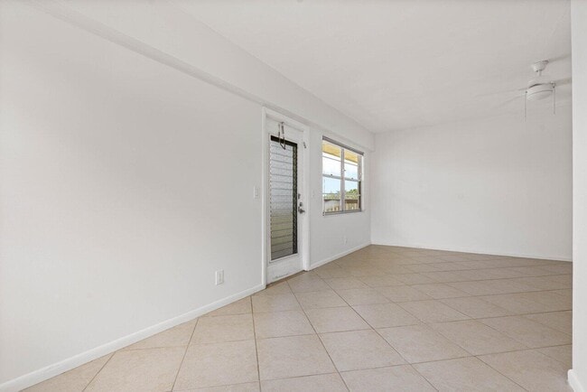 Building Photo - 74 Mansfield B