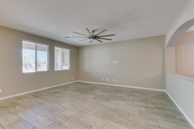 Building Photo - Beautiful Next-Gen Home with Private Entry Suite & Spacious Backyard