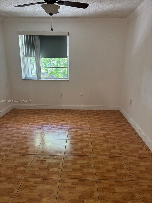 Building Photo - 6961 SW 129th Ave