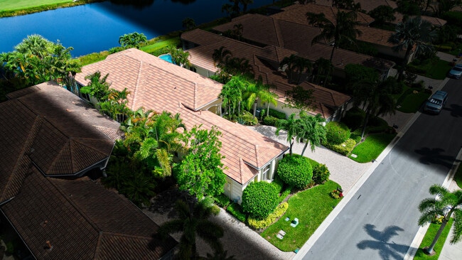 Building Photo - 119 Esperanza Way