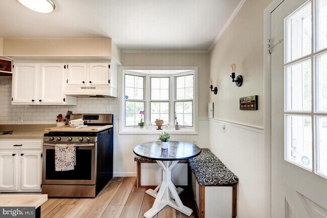 Building Photo - Charming Home in King of Prussia