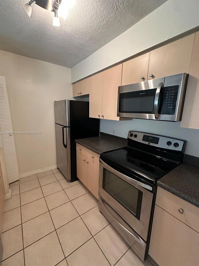 Building Photo - 4271 San Marino Blvd