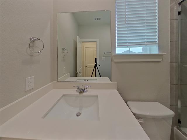 Building Photo - 8221 Brookhaven Dr