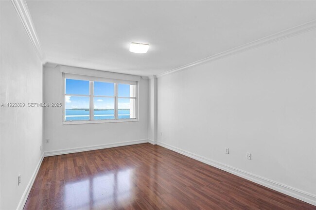 Building Photo - 800 Claughton Island Dr