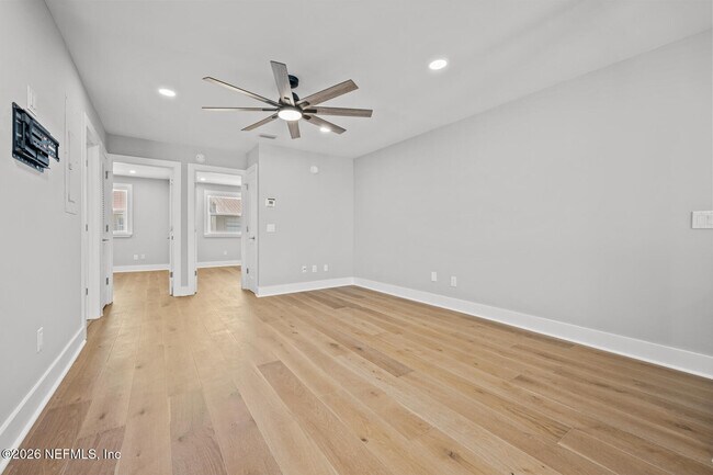 Building Photo - 2107 2nd St S