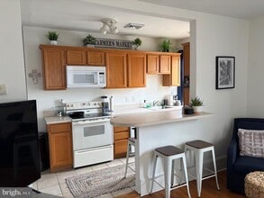 Building Photo - 404 Delsea Dr N