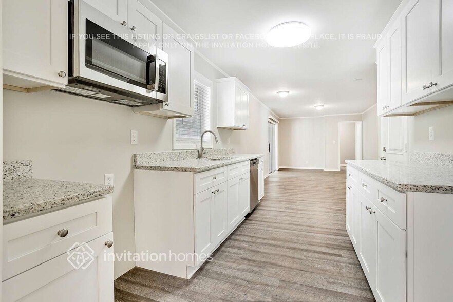 Building Photo - 2074 Troutdale Dr
