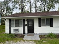 Building Photo - 3015 Bollinger Ave NE