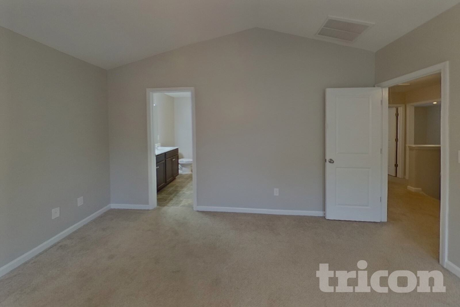 Building Photo - 208 Willow Grv Wy