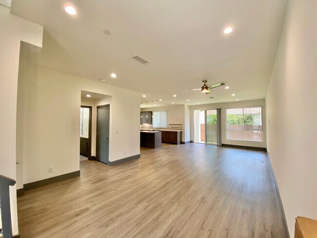 Building Photo - 6437 86th