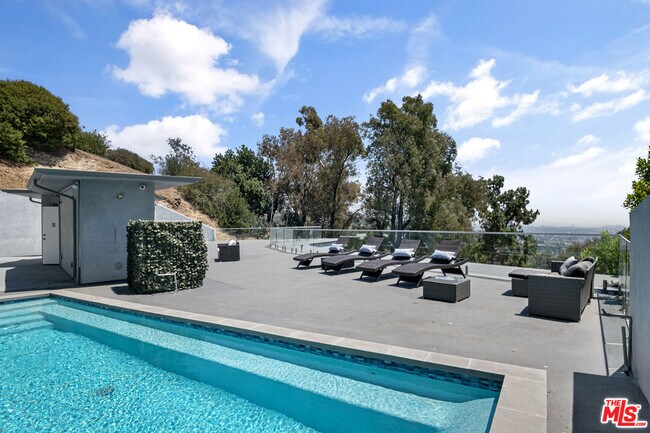Building Photo - 6181 Temple Hill Dr