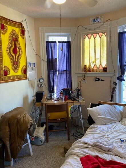 Building Photo - 219 Dwight St