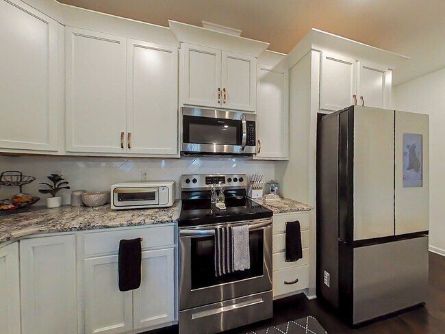 Building Photo - 5 Bedroom Home in Columbia County!